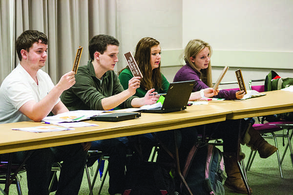 Anthony Viola/NW
ASNMU representatives vote on the dates of the referendum and ASNMU elections during the 7 p.m. Tuesday, March 19 meeting in the UC.