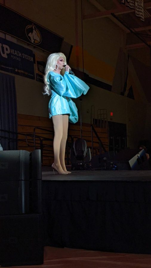 Aurora Gozmic performs at Michigan Tech Universitys drag show on Sept. 25, 2021. Aurora Gozmic is one of the professional drag queens who will be judging the amateur drag show and performing the following night. 