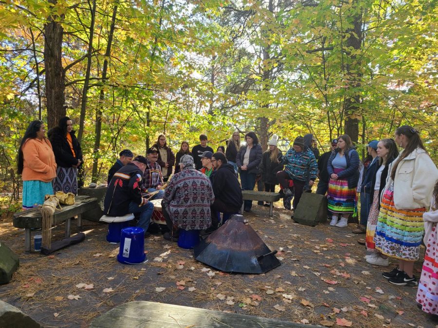 SONGS+OF+AGENCY+-+The+Native+American+Student+Association+celebrated+Indigenous+Peoples+Day+this+Monday%2C+Oct.+10+with+keynote+speakers+and+ceremonial+drum+songs.+The+event+concluded+with+a+walk+to+the+Whitman+Fire+Site+where+Morning+Thunder+performed+a+drum+song.