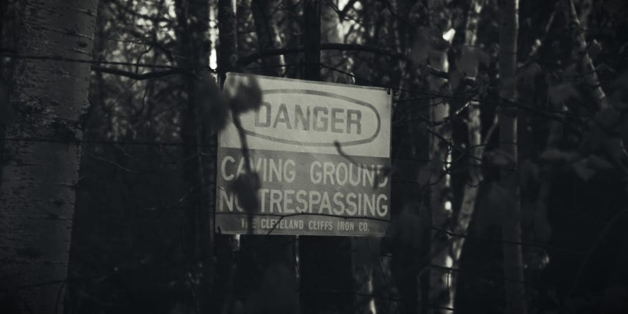 Warning+Sign+in+Negaunees+Old+Town