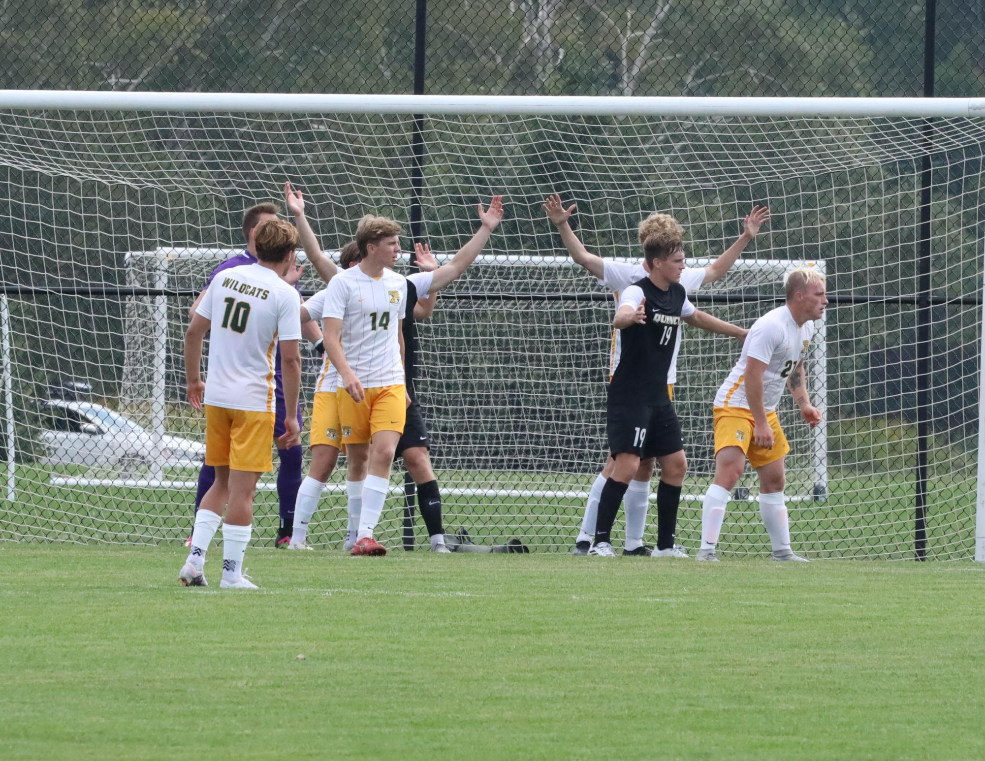 Huskies soccer heads to Marquette with GLIAC title on the line