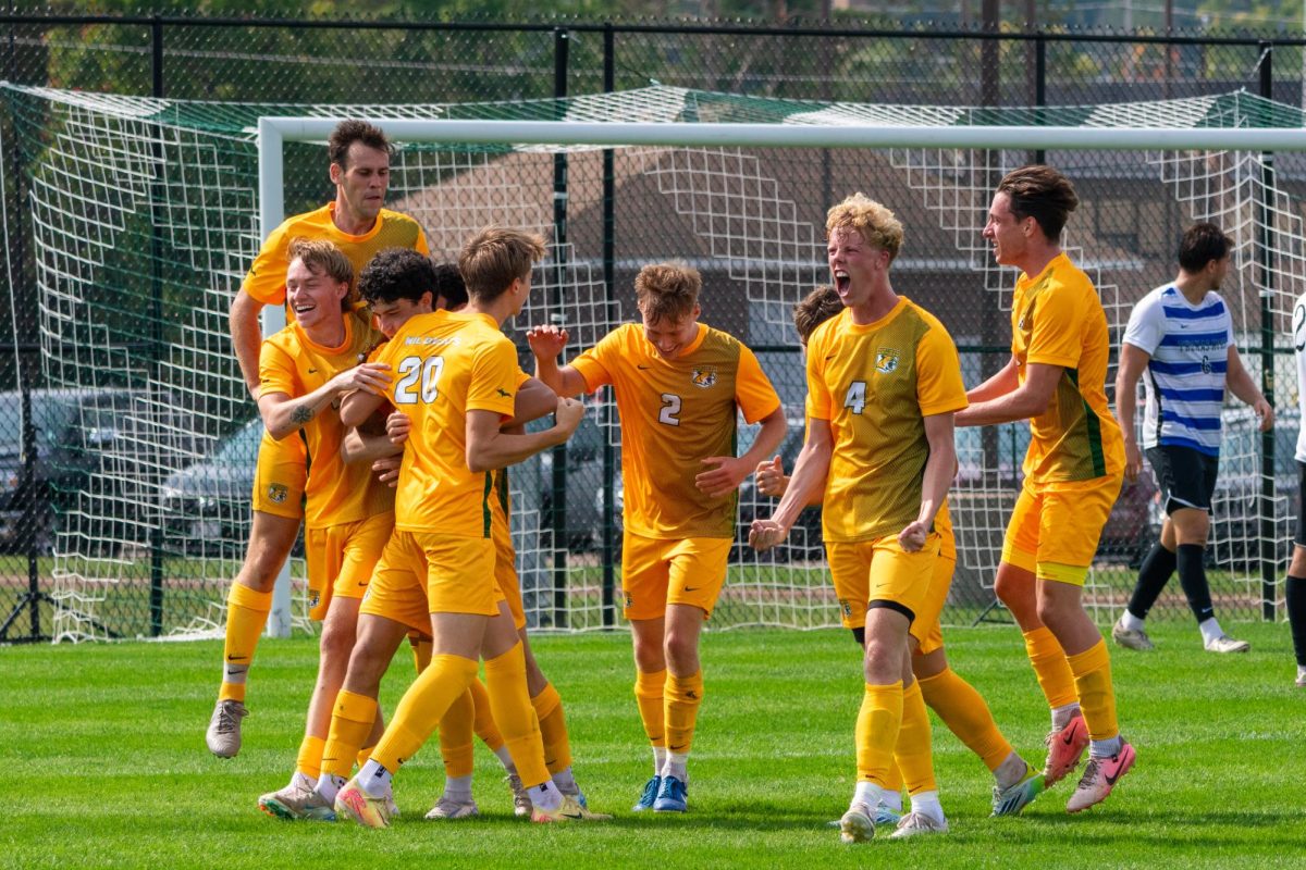 Men’s soccer ends season in road split series